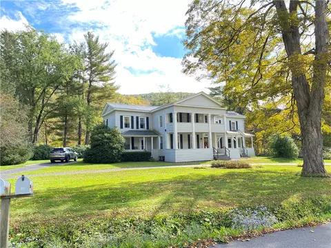 866 Cadosia Rd, Hancock, NY 13783