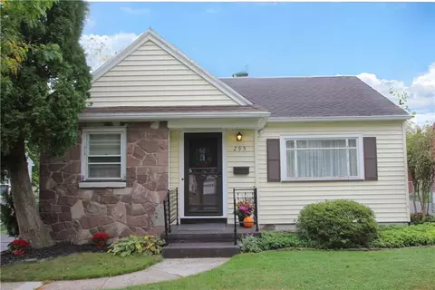 295 Brockley Rd, Irondequoit, NY 14609