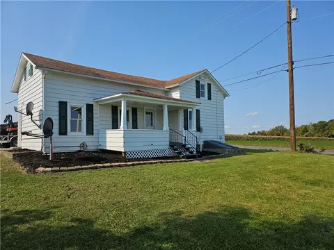 2139 Bellona Station Rd, Benton, NY 14527