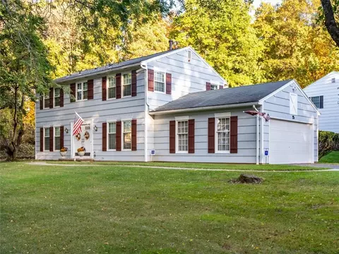 25 S Ridge Trl, Perinton, NY 14450