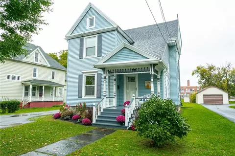108 W Gibson St, Canandaigua, NY 14424