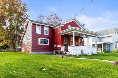 45 Spencer St, Lyons, NY 14489