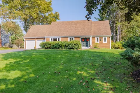 16 Cross Ridge Rd, Pittsford, NY 14534