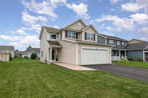 46 Rockdale Trl, Greece, NY 14612
