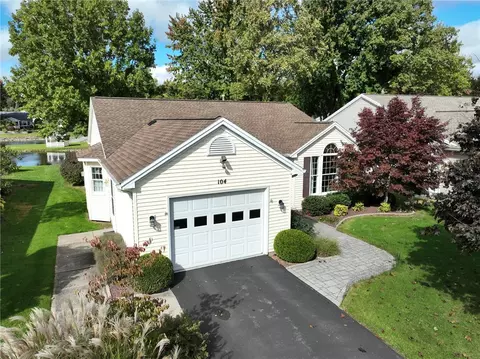 104 Freedom Pond Ln, Chili, NY 14514