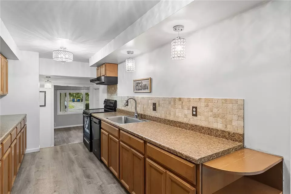  60 Pontiac St, Webster, NY 14580 photo 10