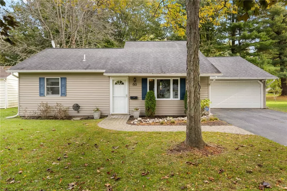  60 Pontiac St, Webster, NY 14580 photo 1