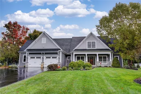 1478 Bushwood Cir, Webster, NY 14580