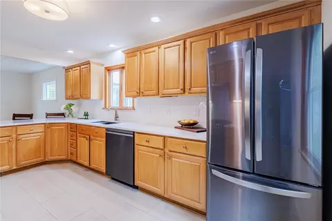 91 Dewberry Dr, Irondequoit, NY 14622 photo 11