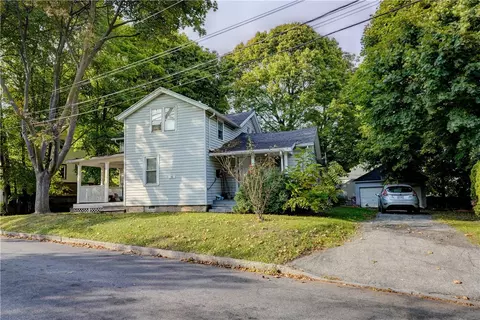 16 Boothe St, Rochester, NY 14620