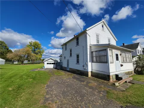 27 Mill St, Mount Morris, NY 14510