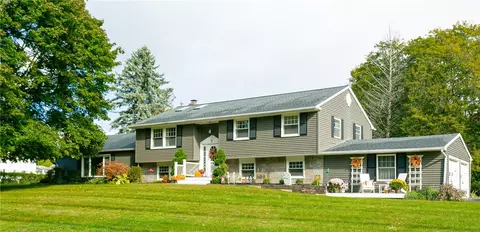 31 Stuyvesant Rd, Pittsford, NY 14534