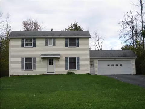14 Mccleary Rd, Ogden, NY 14559