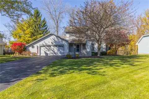 78 Old Country Ln, Perinton, NY 14450