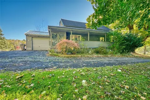 2840 Cambier Rd, Newark, NY 14513