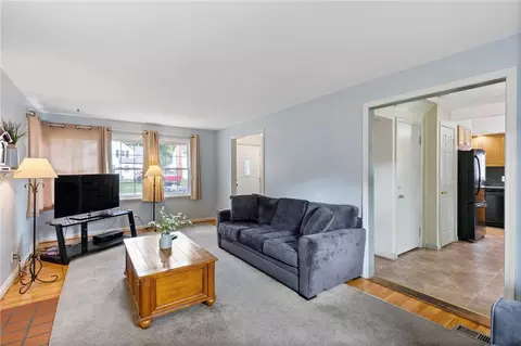 135 Montclair Dr, Irondequoit, NY 14617 photo 10