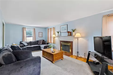 135 Montclair Dr, Irondequoit, NY 14617 photo 8