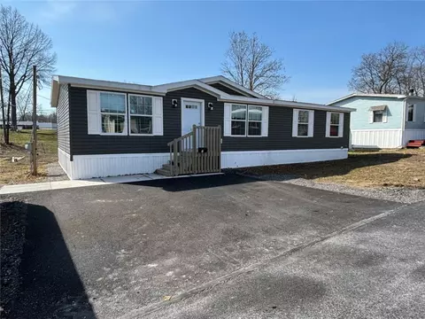 1 Beatrice Dr, Panorama, NY 14625