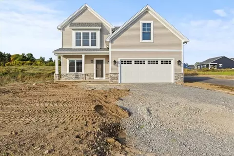 75 Chatwood Ln, Henrietta, NY 14467