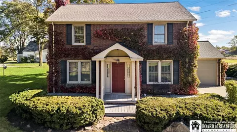 44 Point Dr N, Dunkirk, NY 14048