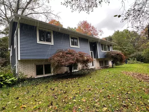 1034 Vienna Rd, Palmyra, NY 14522