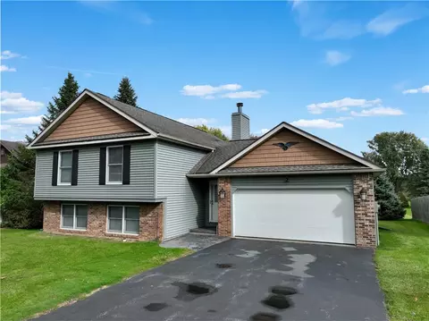 3338 Evergreen Cir, Walworth, NY 14568