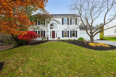 138 Broadmoor Trl, Perinton, NY 14450