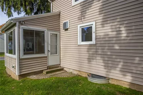 237 Oaklawn Dr, Irondequoit, NY 14617 photo 32