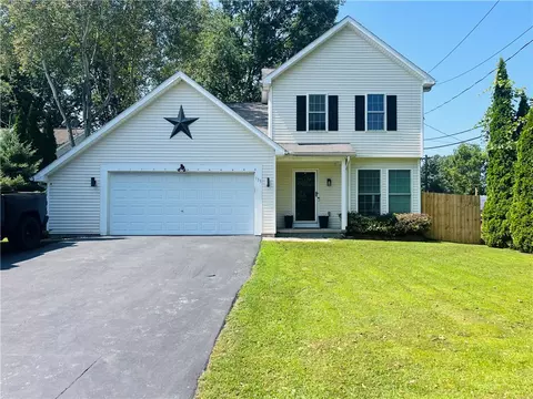 135 Mckendree Dr, Greece, NY 14616
