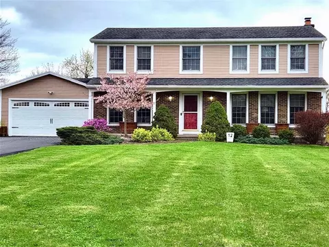 12 Kilkenny Ct, Perinton, NY 14450