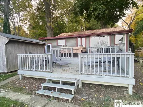 10170 Greenhills Dr, Portland, NY 14769