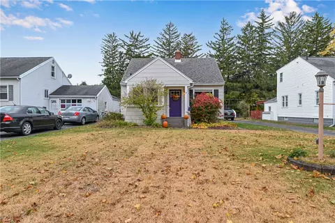 359 Walzer Rd, Irondequoit, NY 14622 photo 4