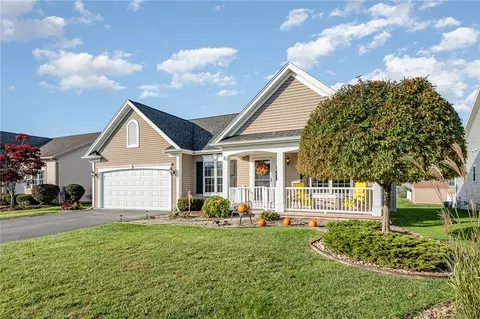 70 Sable Ridge Ln, Greece, NY 14612