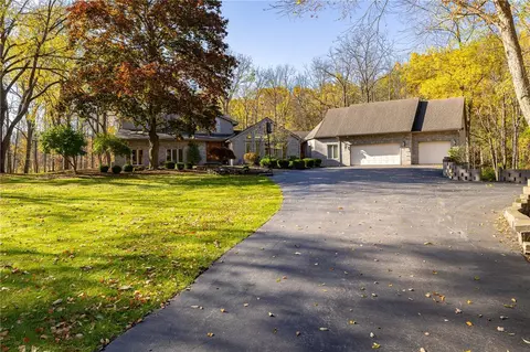 201 Whistle Stop Rd, Victor, NY 14564