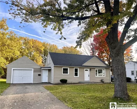 15 Greco Ln, Dunkirk, NY 14048