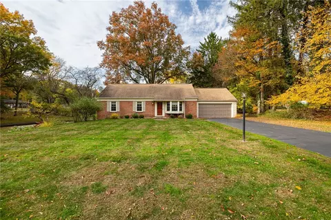 2 Harvest Rd, Perinton, NY 14450