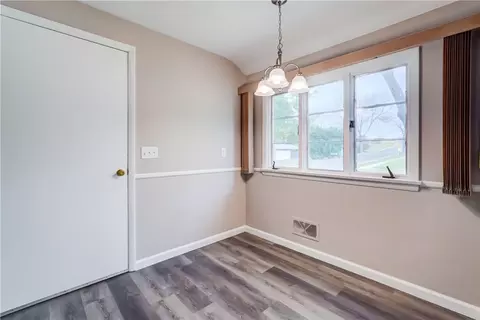 261 Hillview Dr, Irondequoit, NY 14622 photo 5
