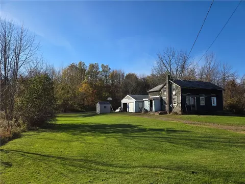 7275 Bear Swamp Rd, Williamson, NY 14589