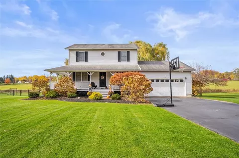 723 White Springs Dr, Geneva, NY 14456