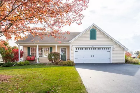 1471 Woodsview Way, Macedon, NY 14502