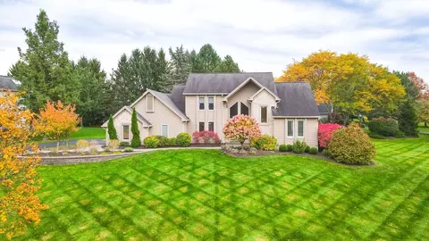 11 Chablis Dr, Perinton, NY 14450