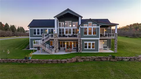 7595 Fisher Rd, Ontario, NY 14519