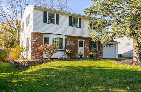 10 Homestead Dr, Perinton, NY 14450