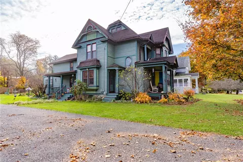 10 Cohocton St, Naples, NY 14512