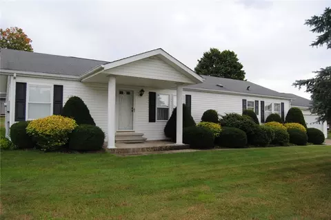 10 Hill St, Mount Jewett, PA 16740
