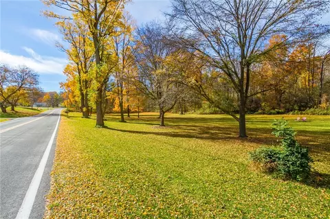 4080 Cramer Rd, Canandaigua Town, NY 14424