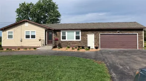 1319 Five Mile Line Rd, Webster, NY 14580