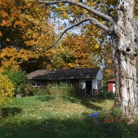 13361 Ridge Rd W, Gaines, NY 14411
