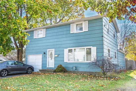37 Brayton Rd, Greece, NY 14616