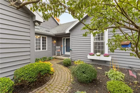 75 Seascape Dr, Rochester, NY 14612